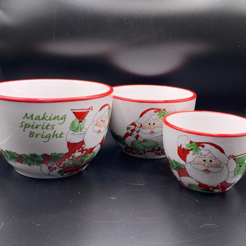 Set of 3 Fitz and Floyd Candy Cane Santa Bowls. Graduated size NWOT